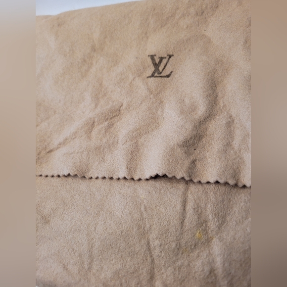 Louis Vuitton Epi Leather Pochette Small Bag - Picture 6 of 6